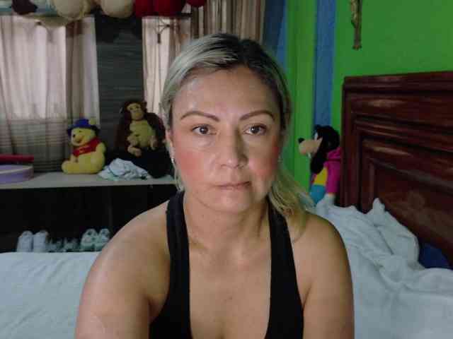 Charlizetheron1 webcam