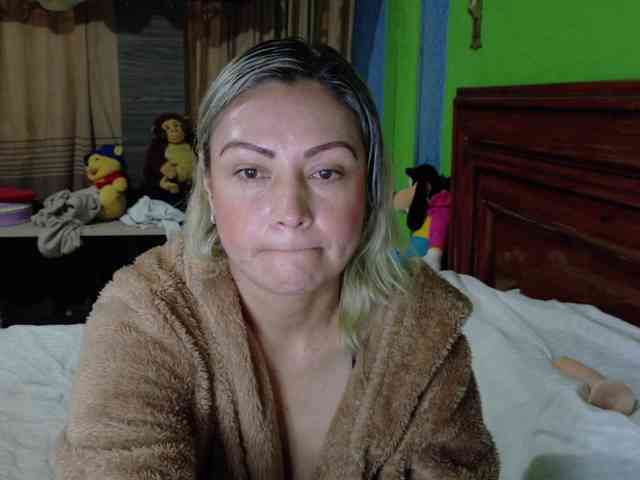 Charlizetheron1 webcam