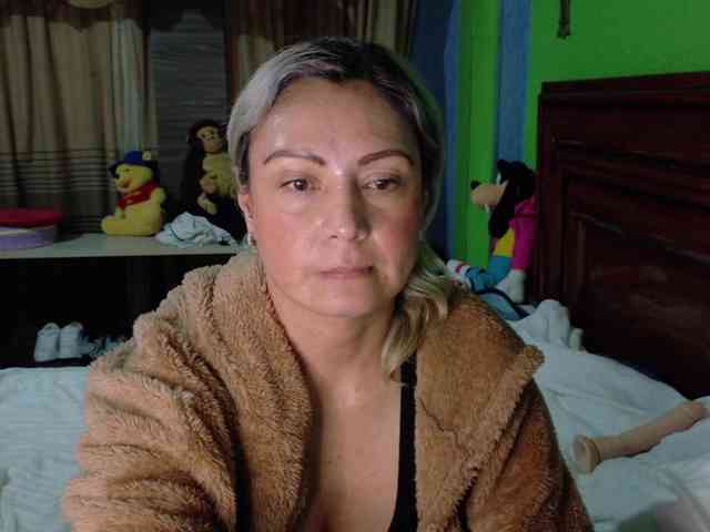 Charlizetheron1 webcam