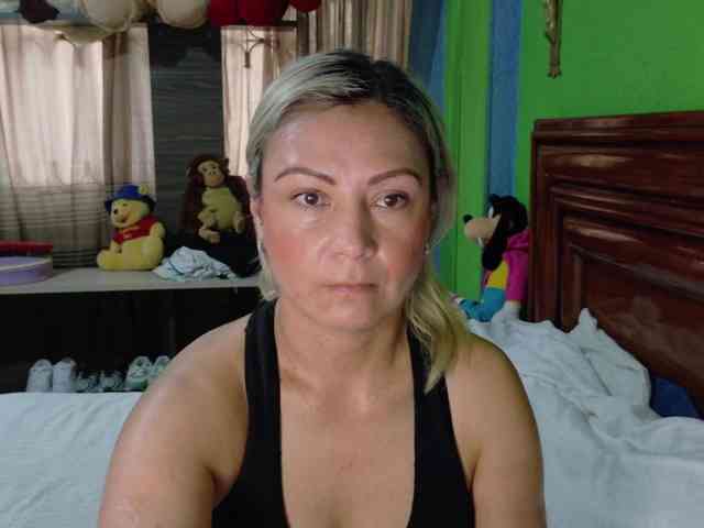 Charlizetheron1 webcam