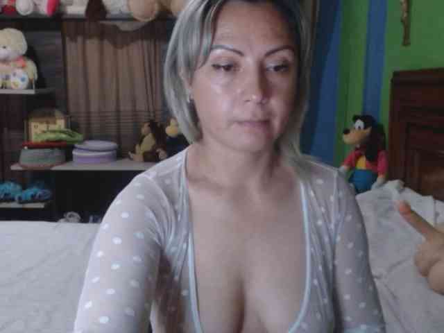 Charlizetheron1 webcam