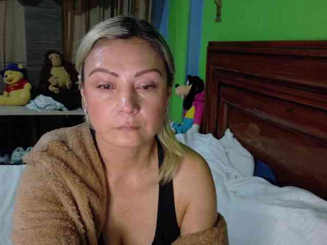 Charlizetheron1 webcam