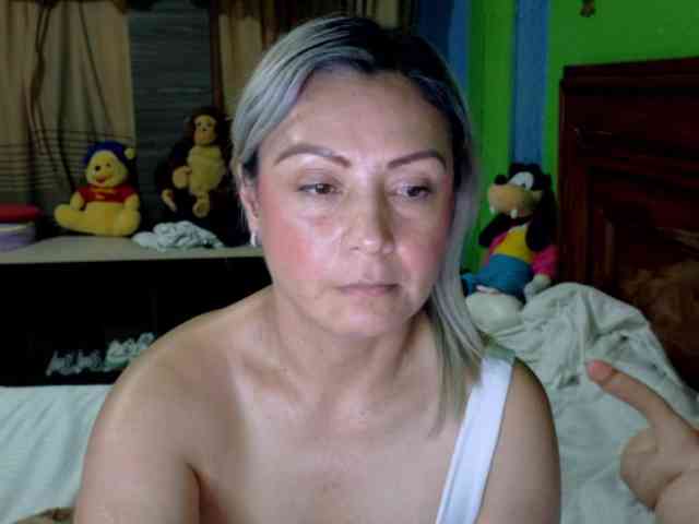 Charlizetheron1 webcam