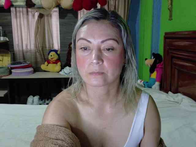 Charlizetheron1 webcam