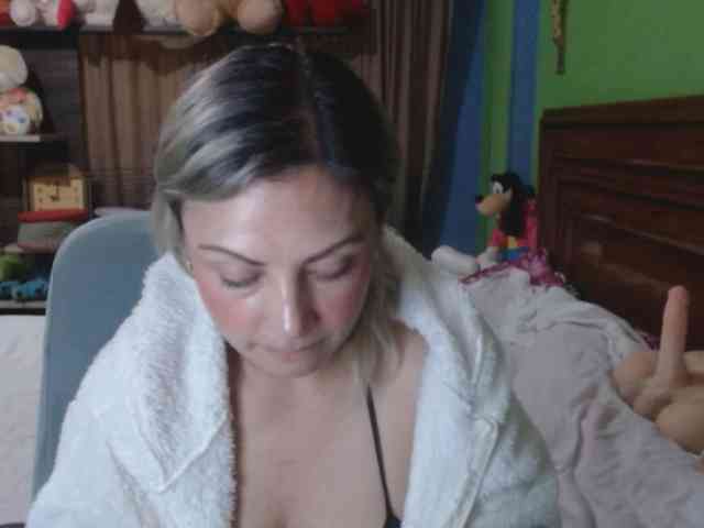 Charlizetheron1 webcam