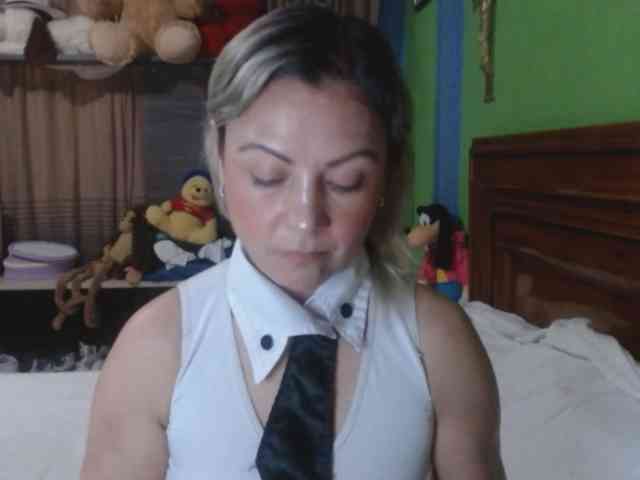 Charlizetheron1 webcam