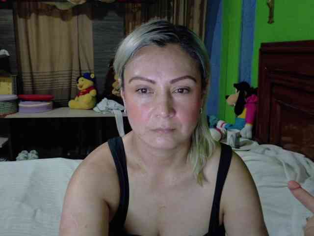 Charlizetheron1 webcam