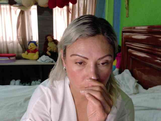 Charlizetheron1 Live Webcam on BongaCams