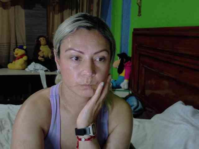 Charlizetheron1 webcam