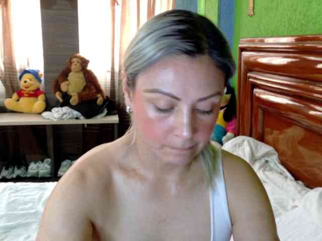 Charlizetheron1 webcam