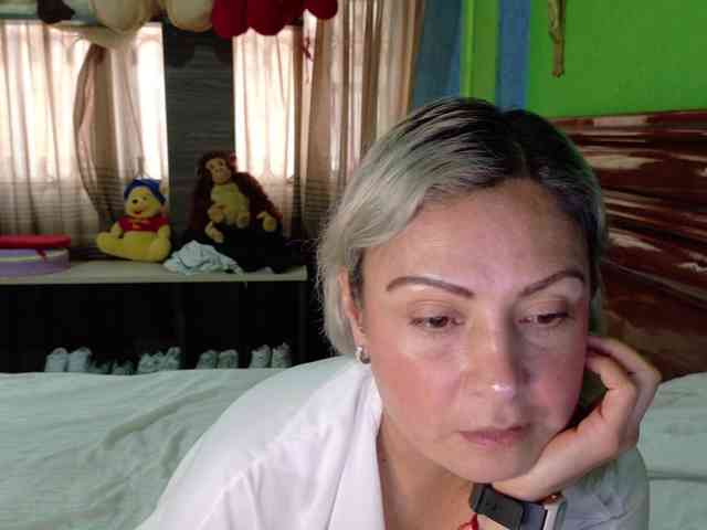 Charlizetheron1 webcam