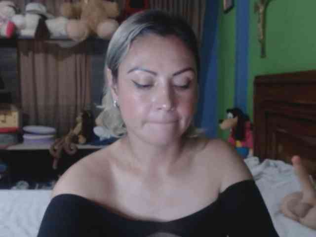 Charlizetheron1 webcam