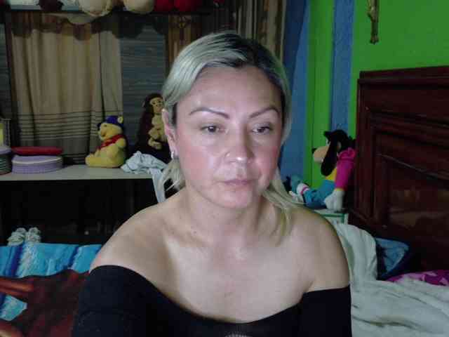 Charlizetheron1 webcam