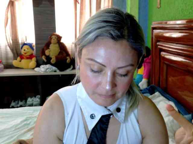 Charlizetheron1 webcam