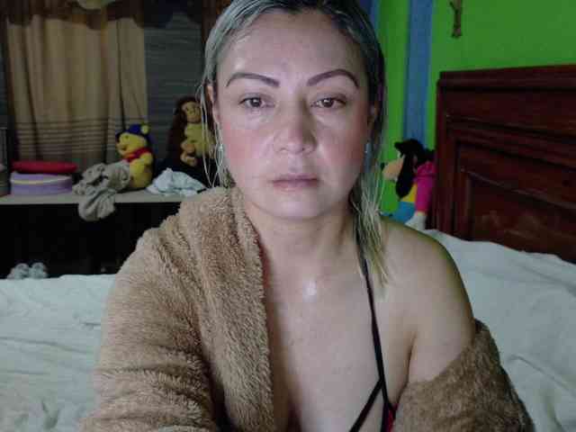 Charlizetheron1 webcam