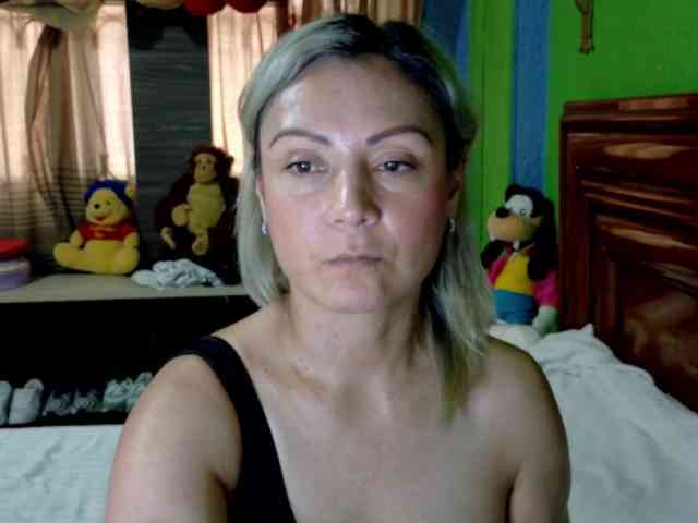 Charlizetheron1 webcam