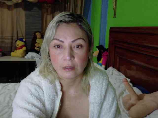 Charlizetheron1 webcam