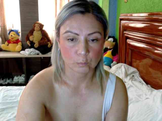 Charlizetheron1 webcam