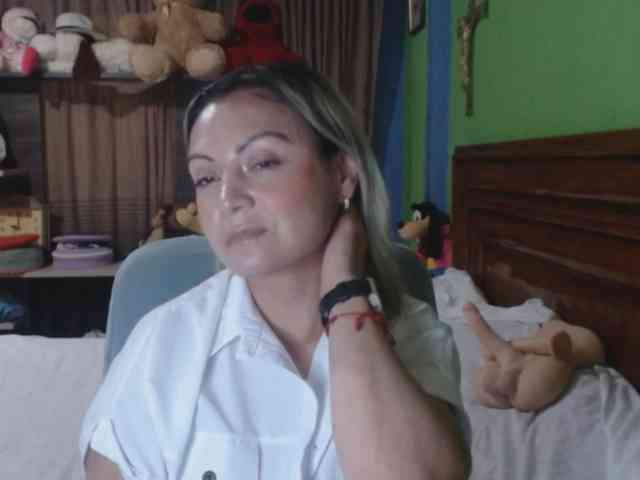 Charlizetheron1 webcam