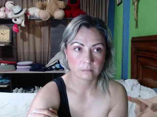 Charlizetheron1 webcam