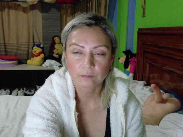 Charlizetheron1 webcam