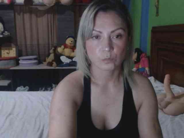 Charlizetheron1 webcam