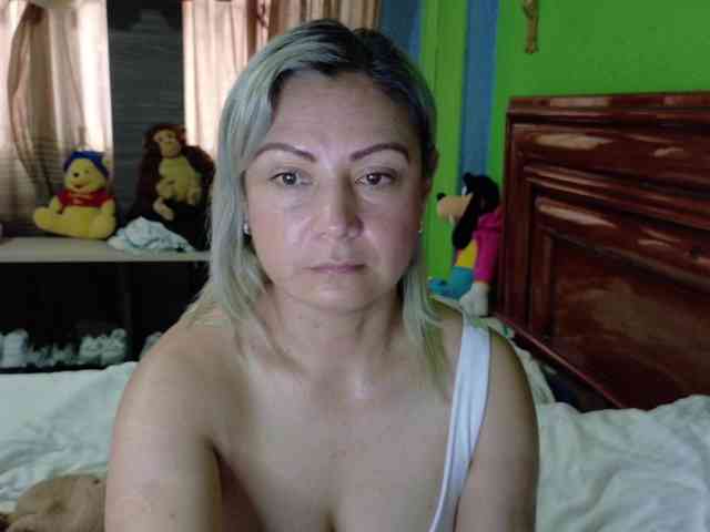 Charlizetheron1 webcam