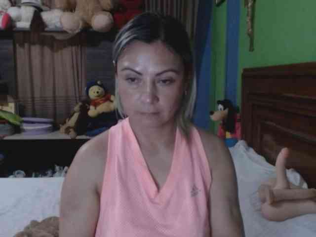 Charlizetheron1 webcam