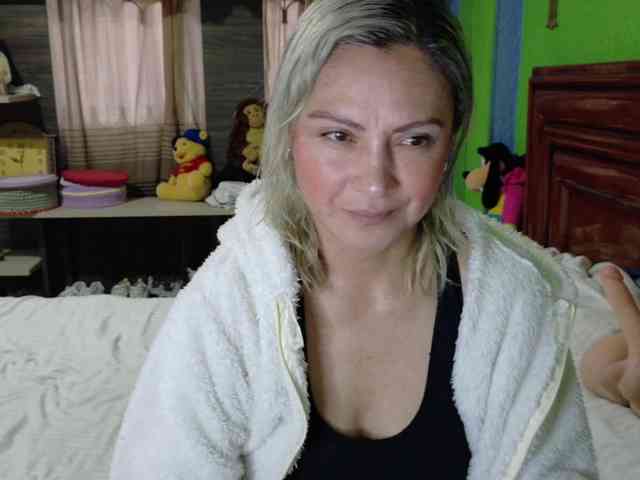 Charlizetheron1 webcam