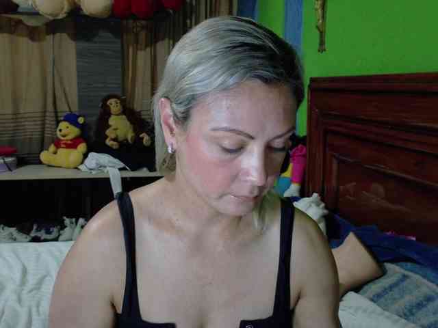 Charlizetheron1 webcam