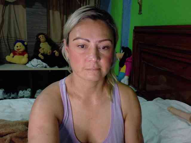 Charlizetheron1 webcam