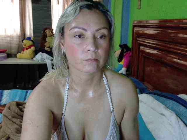 Charlizetheron1 webcam