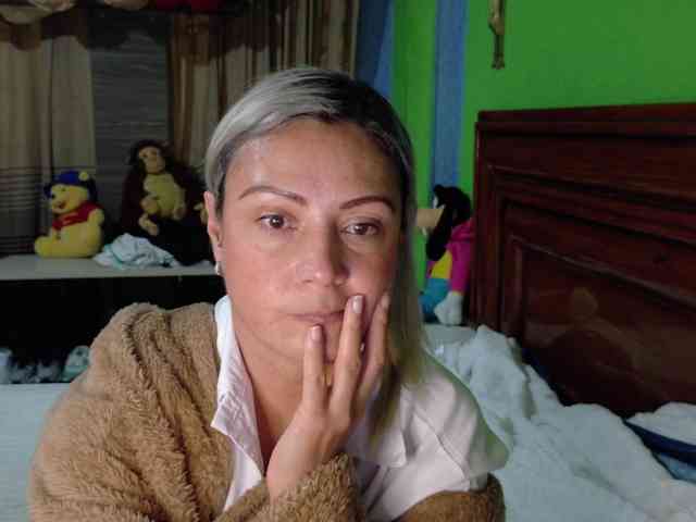 Charlizetheron1 webcam