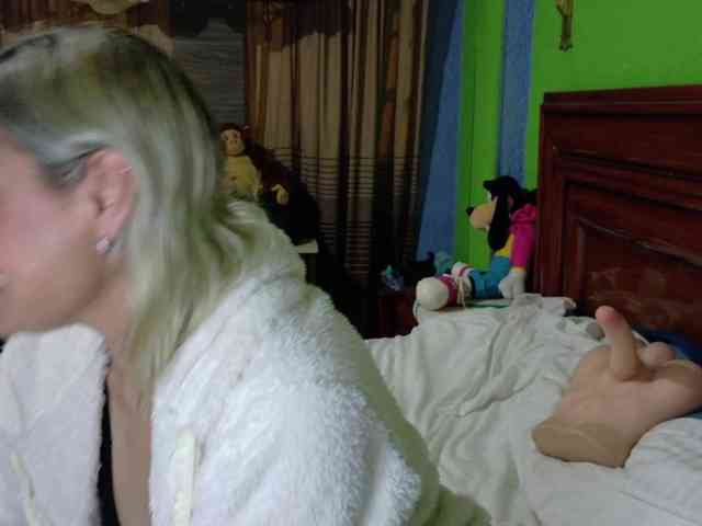 Charlizetheron1 webcam