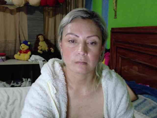 Charlizetheron1 webcam