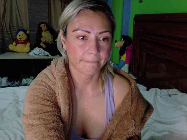 Charlizetheron1 webcam