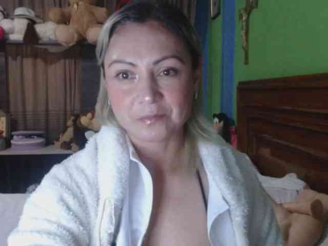 Charlizetheron1 webcam