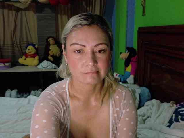 Charlizetheron1 webcam