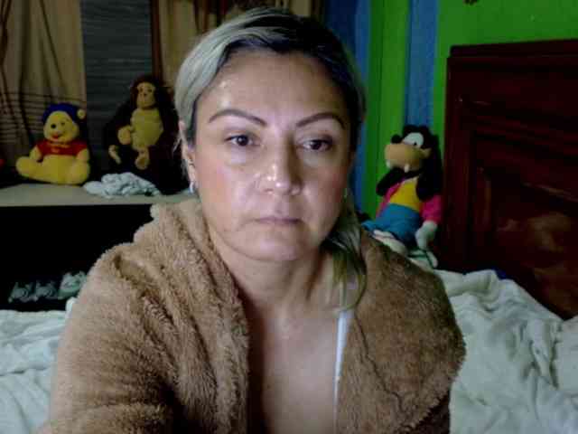 Charlizetheron1 webcam