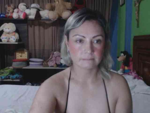 Charlizetheron1 webcam