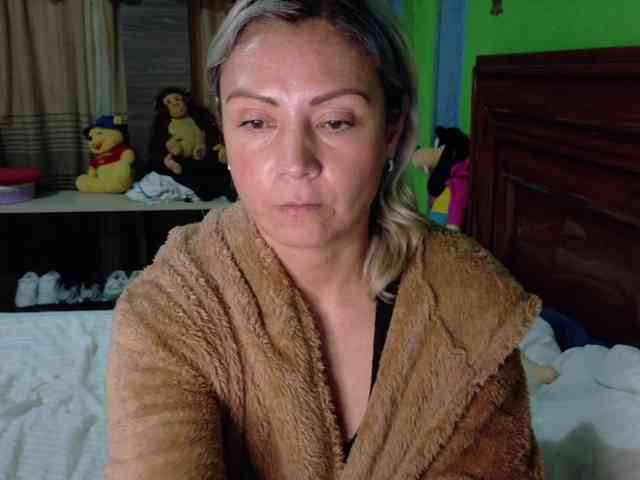 Charlizetheron1 webcam