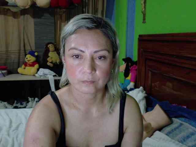 Charlizetheron1 webcam