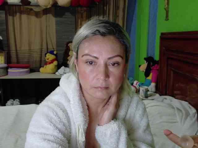 Charlizetheron1 webcam