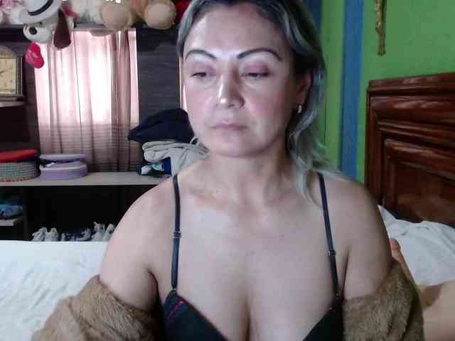 Charlizetheron1 webcam