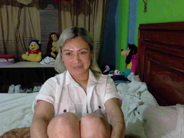 Charlizetheron1 webcam