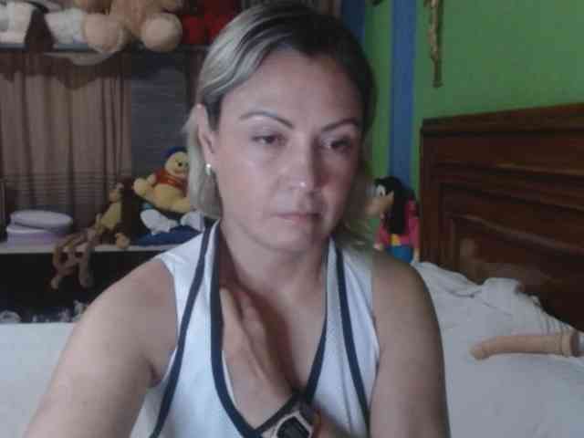 Charlizetheron1 webcam