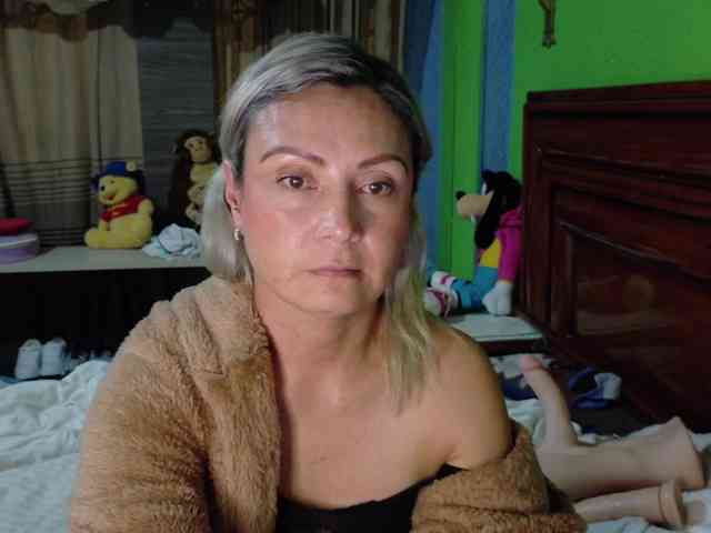 Charlizetheron1 webcam