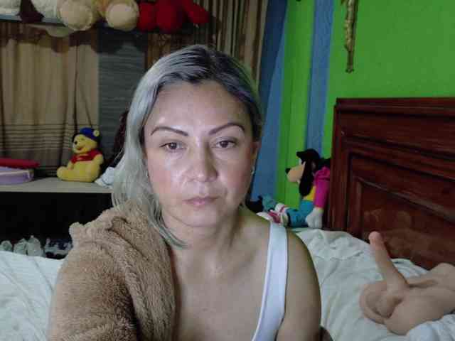 Charlizetheron1 webcam