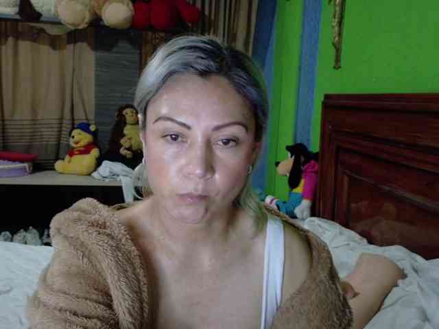 Charlizetheron1 webcam