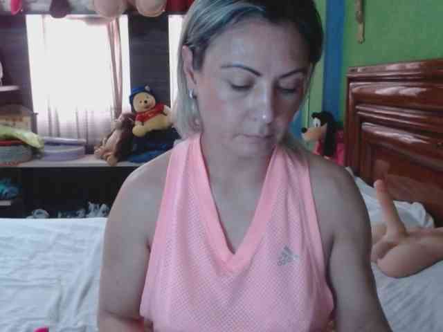 Charlizetheron1 webcam